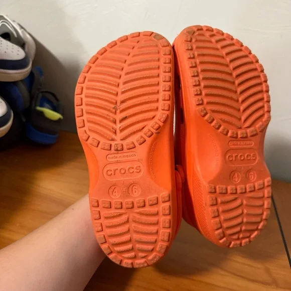 Women’s Crocs Classic Slip On Clog Shoe Orange Halloween Jibitz Casual Comfort 6 - Picture 4 of 5